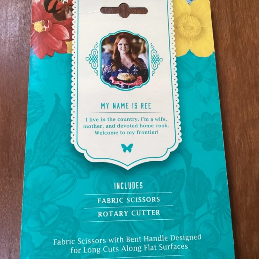 The Pioneer Woman Matte Fabric Scissors and Cutter Set